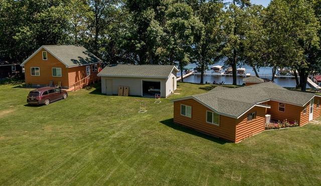 Cabin on Farm Island Lake in Aitkin