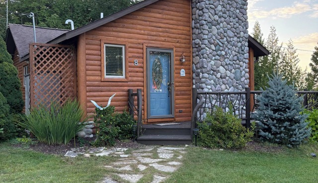 Cabin on Indian River between Burt and Mullet Lakes