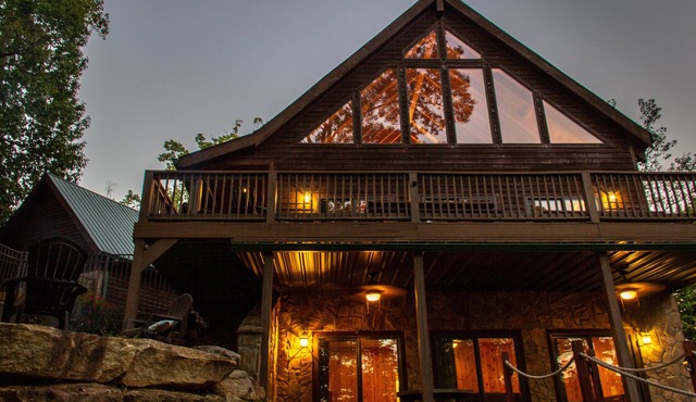 Cabin on Lake Keowee just minutes from Clemson, lake front property with firepit