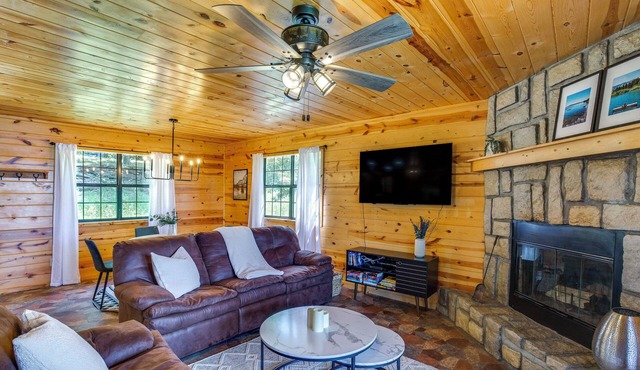 Cabin on Lake Raymond Gary w/Dock, Grill & Views!