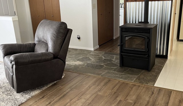 Cabin on Little Creek