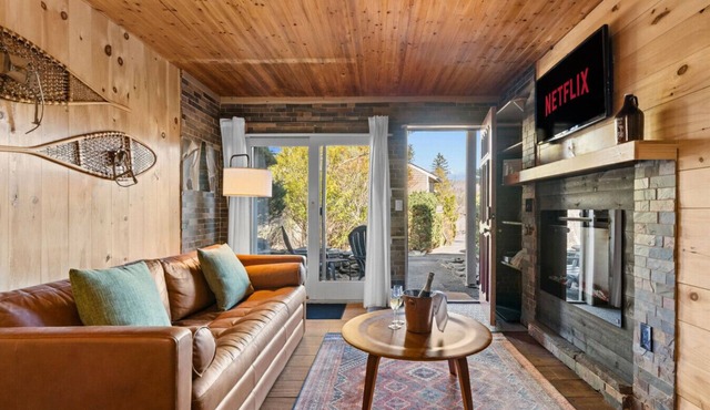 Cabin on Mtn, Seasonal Pool Access w Panoramic Views! Hike, Golf, Swim, Unwind!