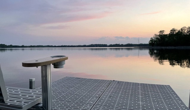 Cabin on Pearl Lake minutes from DL