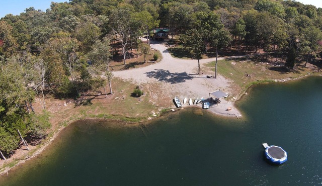 Cabin on Private Lake with over 800 acres of trails!