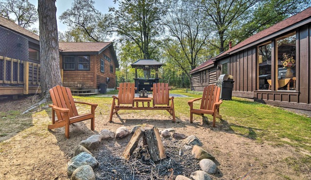 Cabin on Rush Lake w/Bar, Grill & Kayaks!
