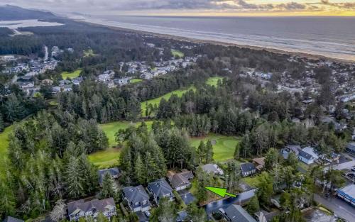 Cabin on the Coast MCA 621 - Meredith Lodging