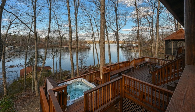 Cabin on the Cove perfect family getaway with a year around hot tub!