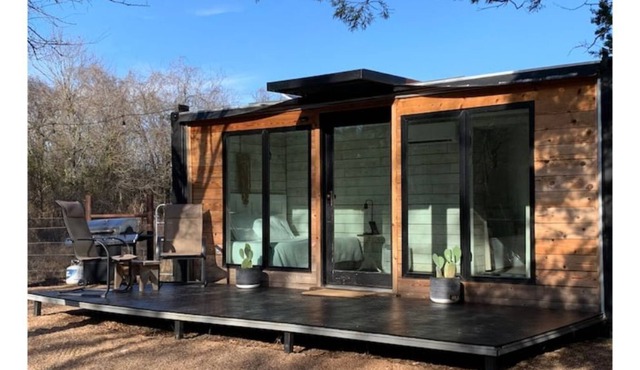 Cabin on the Creek.Hico