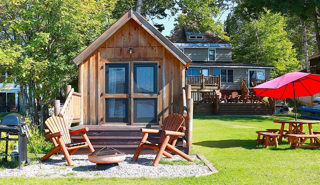 Cabin on the Lake at The Bears Cottages