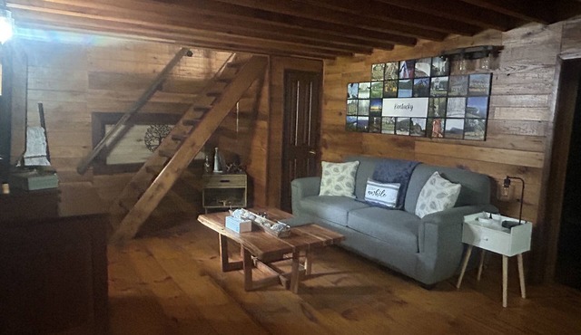 Cabin on the Lake Getaway Right off Green River Lake!