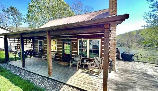 Cabin on the Lake! Just minutes from Daniel Boone National Forest.
