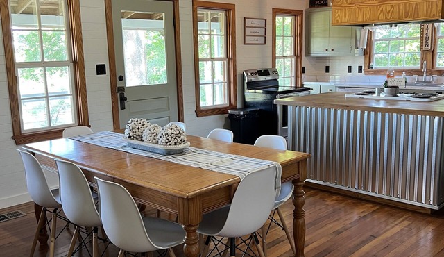 Cabin on the Ridge - Hometown - Laurel, MS