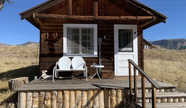 Cabin on the Rio Grande River with private fishing right outside your door