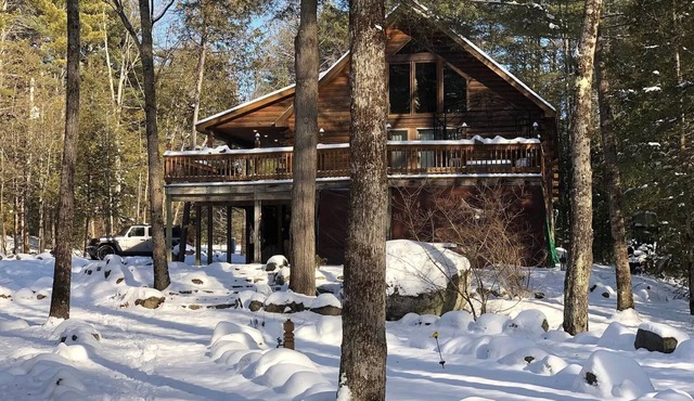 Cabin on the Schroon with nearby Skiing, Snowmobiling, Hiking and many lakes.
