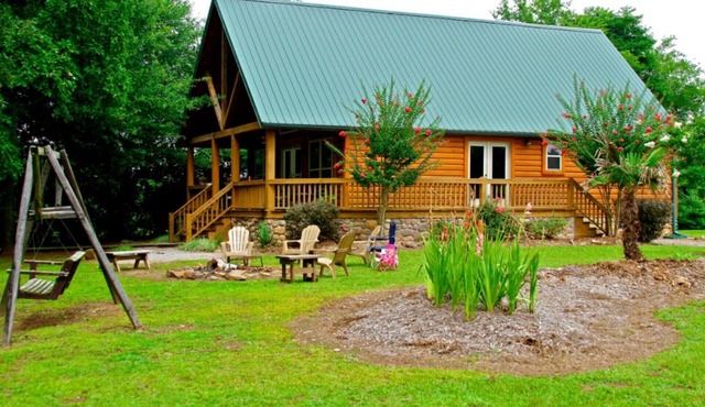 CABIN ON THE WATER! AMAZING DREAMCATCHER CABIN CADDO RIVER!