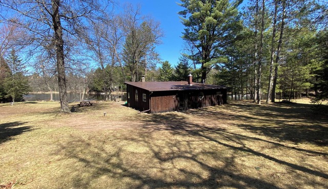 Cabin on the WI River. Enjoy the nature and beauty of the North Woods.
