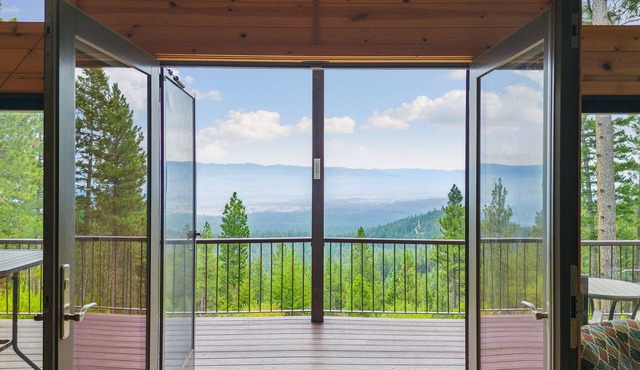 Cabin perched high in the Bitterroots with Incredible views