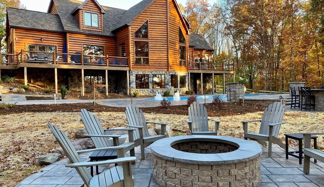 Cabin, Pool, Hot Tub, Wineries and Mountains Oh My!