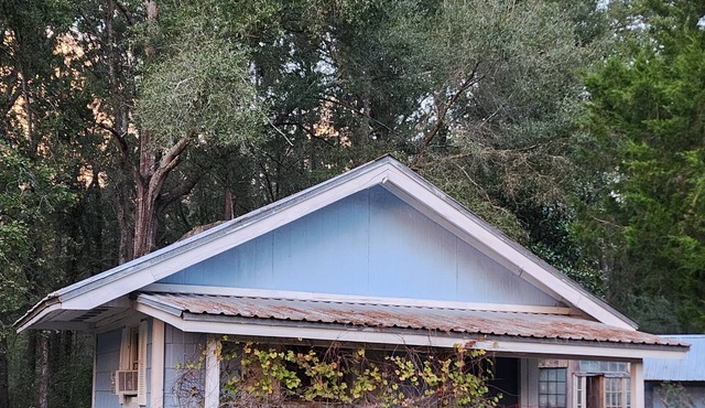 Cabin (Private Air Strip N FL)