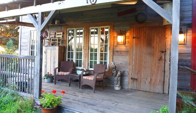 Cabin rental near Cedar Point, Lake Erie, with Hot Tub, Campfire Pit, Gas Grill