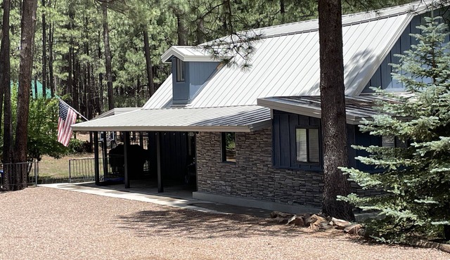Cabin Retreat in Forest Lakes . 2 hours from the Valley