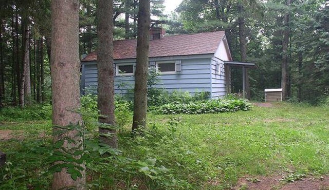 Cabin Retreat Facing A Creek On 30 Acres