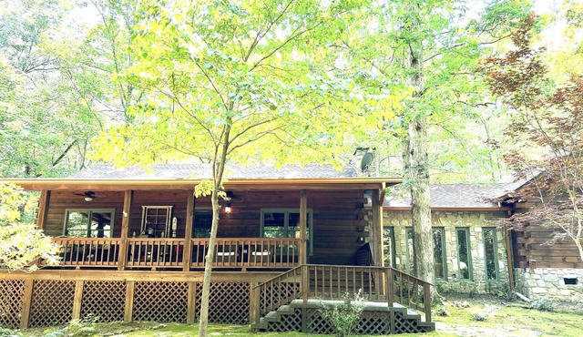 Cabin Retreat in Monteagle's gated Clifftops