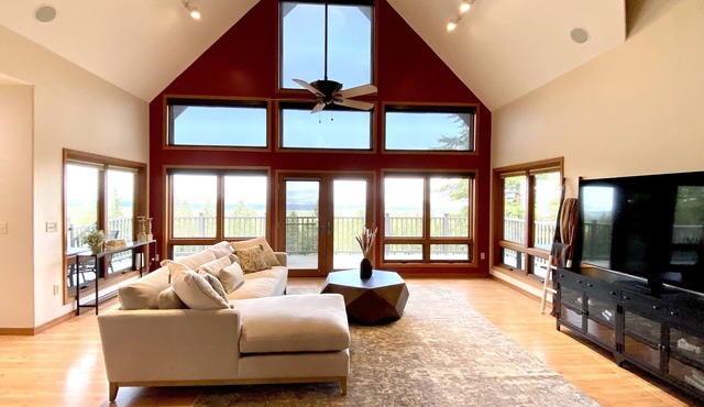 Cabin retreat in the Bitterroot Mountains. Sleeps 10