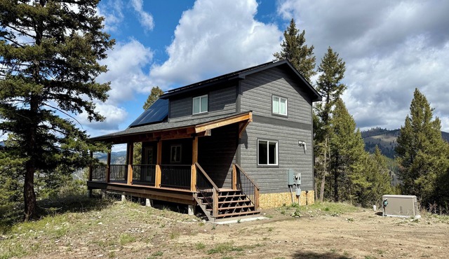 Cabin Retreat: Mountain Views, Starlink Wi-Fi, Stargazing, Hiking, Adventures!