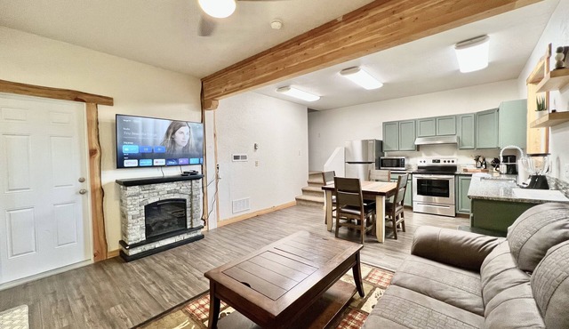 Cabin Retreat near Terrace Lakes Resort