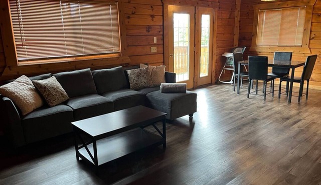 Cabin Retreat near Three Bearsnn