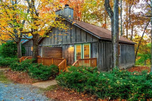 Cabin Retreat with a View: Your Guide to the Best on the Blue Ridge Parkway in Virginia