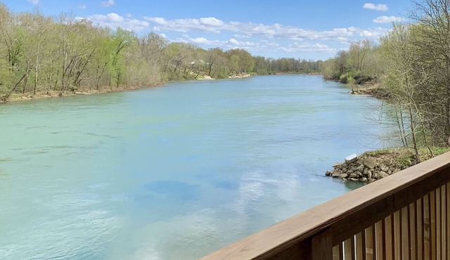Cabin Right on Current River, conveniently located close to town.