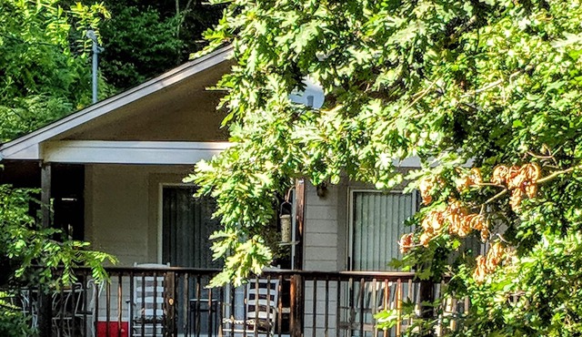 Cabin - River Nearby - Rates ($70/Night, $400/Weekly, $1000/Monthly) WIFI