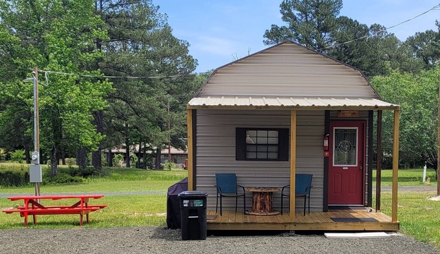 Cabin Sleeps 4 Just minutes from Lake Sam Rayburn