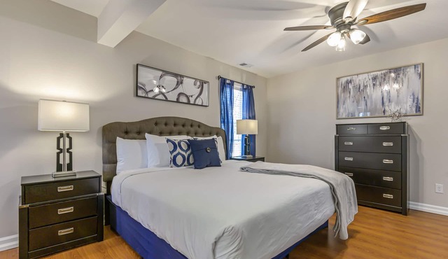 Cabin Style & Cozy Back Deck Near LakePoint PBR