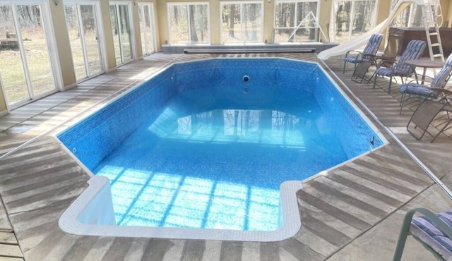 Cabin Style Home in Woods, Private Pool, Hot Tub, Snowmobile, Fire Pit, Horses.