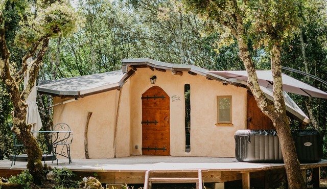 Cabin "the fairy of wood" 2 pers with heated swimming pool 8 mn vallon pont d'arc