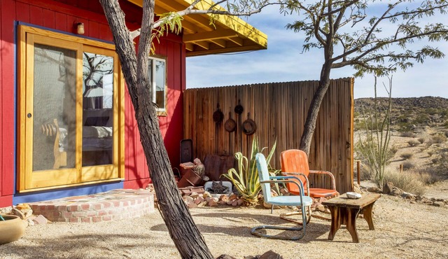 Cabin Under the Stars - Hot Tub, BBQ & Firepit!