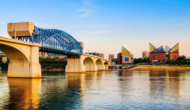 Cabin-View of woods-Private deck-15 mins to Chattanooga-Hiking