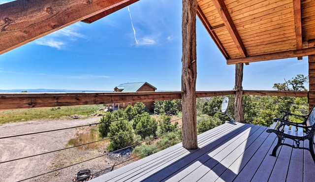 Cabin w/Fire Pit, Views & Bbq: 18 Mi to Moab!