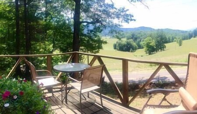 Cabin w/Mountain & Sunset Views One Bedroom & Loft