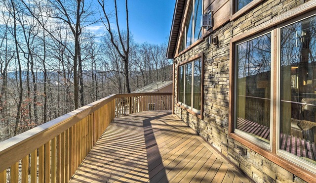 Cabin w/Mtn View, 4 Mi to Massanutten Resort
