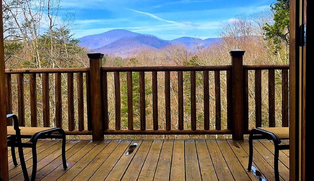 Cabin w/Mtn Views, Dogs OK!