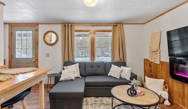 Cabin W/Private Hot Tub & Pet Friendly! Near Loon mtn - Waterville & Owls Nest