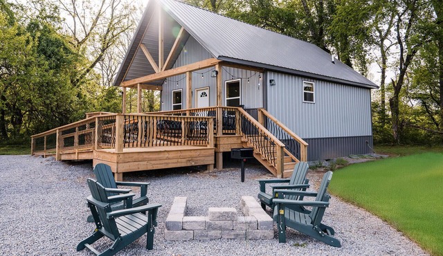 Cabin w/River Boat Ramp~Private HotTub~Sauna~Lake Cumberland~Firepit~Pickleball