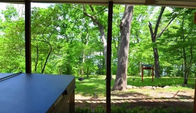 Cabin with a hot tub, steps from Table Rock Lake