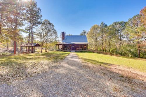Cabin with Catch and Release Pond in Hueytown!