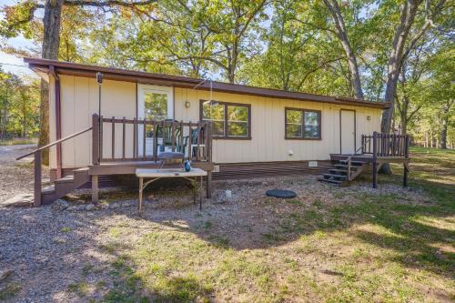 Cabin with Fire Pit - 12 Mi to Silver Dollar City!