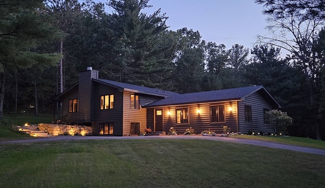 Cabin with hot tub, heated swimming pool and acres of backyard hiking